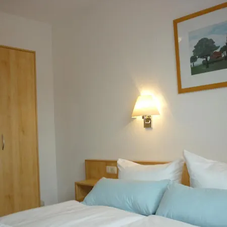 Zum Leuchtturm Gasthof 3*