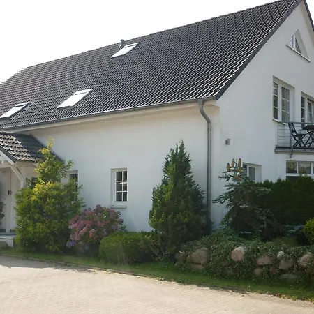 Zum Leuchtturm Bastorf