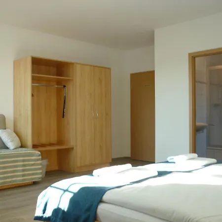 Zum Leuchtturm Gasthof 3*