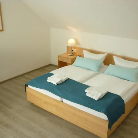 Zum Leuchtturm Gasthof